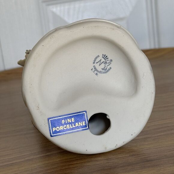 Vintage Nuova Capodimonte Singing Girl With Fox Pink Roses Porcelain Figurine - Picture 10 of 16